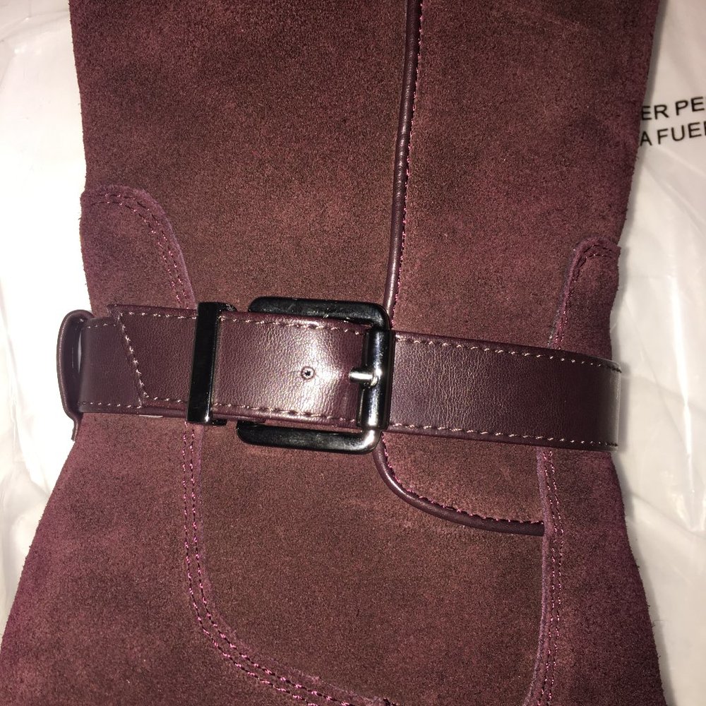 BOOTS - Picture 2 of 3
